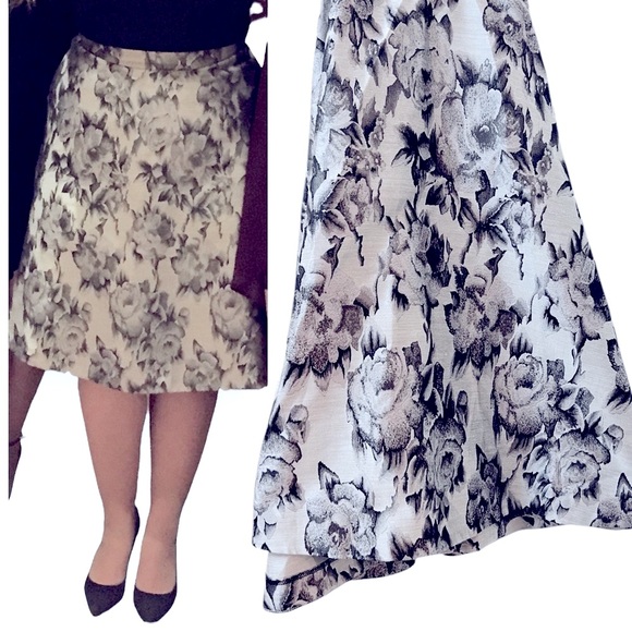 ADDITION ELLE - Love & Legend Grey & Black Rose Floral Printed Mid Length Skirt - Picture 1 of 14